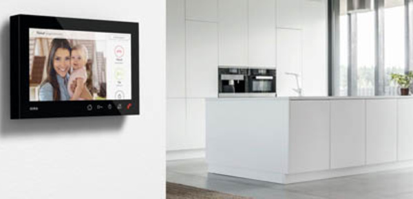 Gira Wohnungsstation bei Weber GmbH in Leingarten